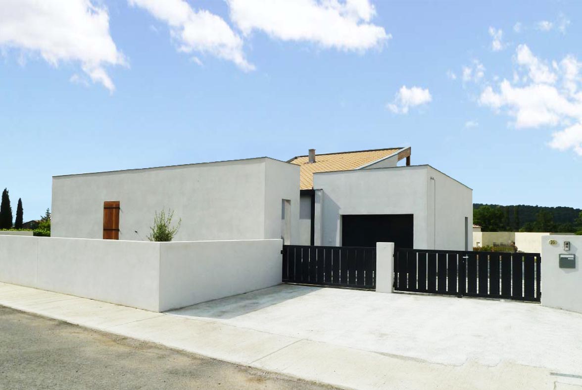 toiture plate et toiture tuile