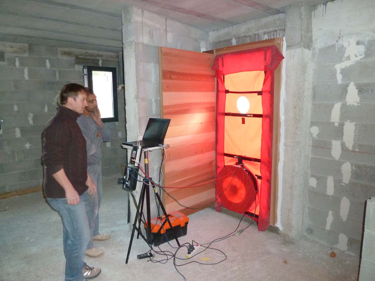 test d'étanchéité à l'air, mise en pression